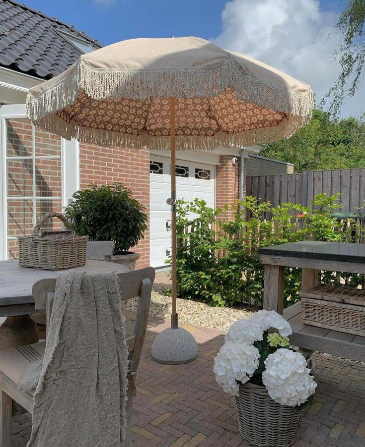Cream Parasol with Wooden and Bamboo Effect