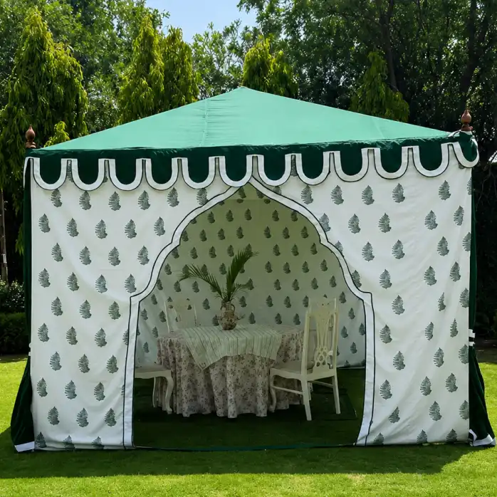 Classic proportions. Timeless elegance.
Our square canopies combine the charm of traditional Indian tent craftsmanship with a clean, versatile structure. Crafted by experienced artisans, they are ideal for intimate wedding spaces, dining areas, lounges, entrances, and outdoor celebrations.
Made using carefully selected, weather-resistant materials, each canopy can be customised in fabric, colour, print, detailing, and size to complement your event or space.